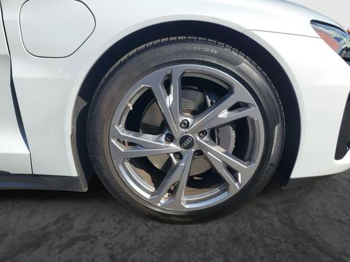 2024 Audi e-tron GT Premium Plus quattro