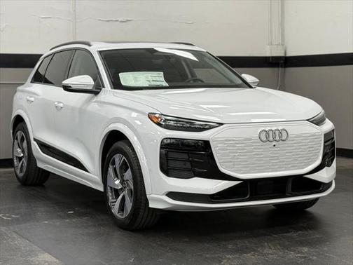 2025 Audi Q6 e-tron Premium Plus quattro