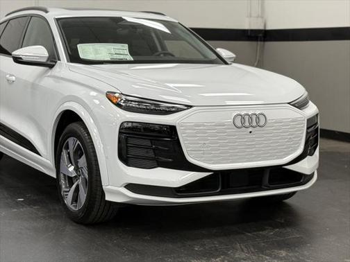 2025 Audi Q6 e-tron Premium Plus quattro
