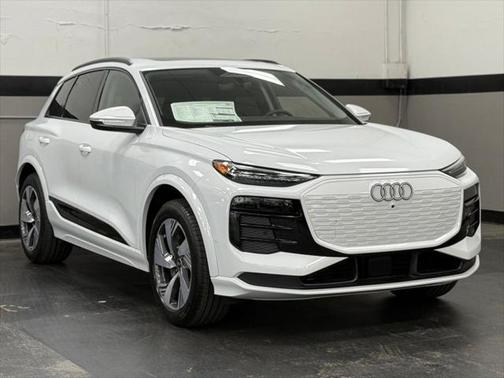 2025 Audi Q6 e-tron Premium Plus quattro
