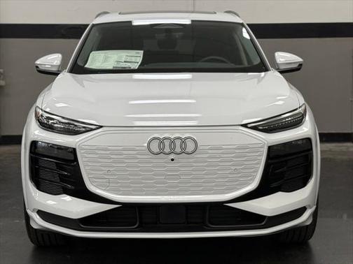 2025 Audi Q6 e-tron Premium Plus quattro