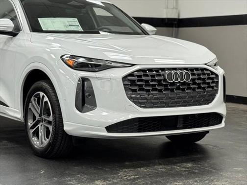 2025 Audi Q5 Premium