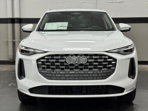 2025 Audi Q5 Premium