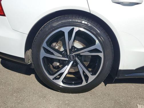 2022 Audi e-tron GT Premium Plus