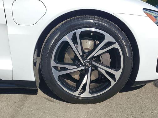 2022 Audi e-tron GT Premium Plus