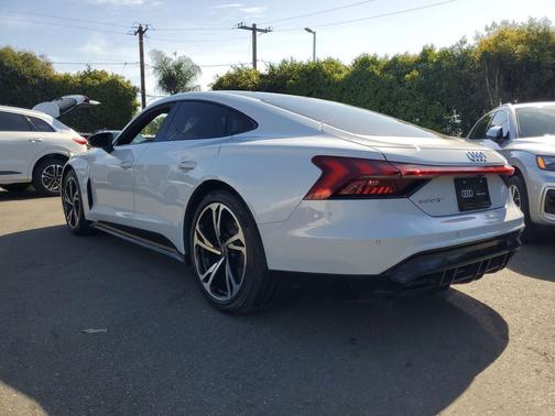 2022 Audi e-tron GT Premium Plus