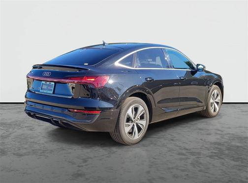 2024 Audi Q8 e-tron Premium Plus