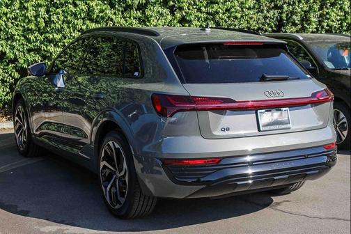 2024 Audi Q8 e-tron Premium Plus