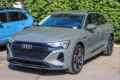 2024 Audi Q8 e-tron Premium Plus
