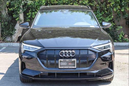 2022 Audi e-tron Premium