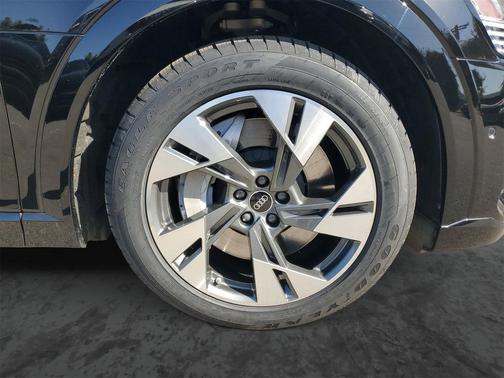 2023 Audi e-tron Sportback S line Premium