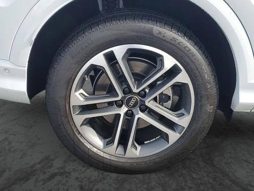 2025 Audi Q5 Premium TFSI quattro S tronic