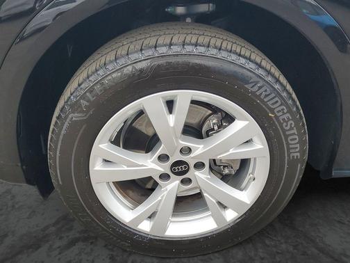 2025 Audi Q5 Premium TFSI quattro S tronic