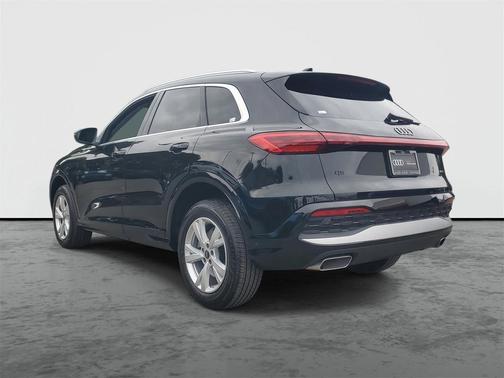 2025 Audi Q5 Premium TFSI quattro S tronic