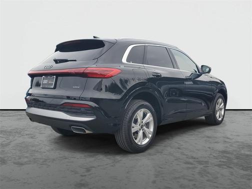 2025 Audi Q5 Premium TFSI quattro S tronic