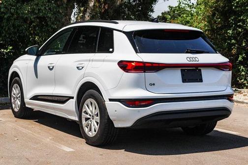 2025 Audi Q6 e-tron Premium
