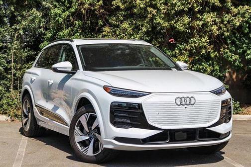 2025 Audi Q6 e-tron Premium Plus quattro
