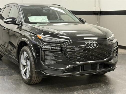 2025 Audi Q6 e-tron Premium Plus quattro