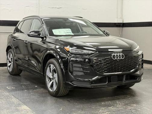 2025 Audi Q6 e-tron Premium Plus quattro