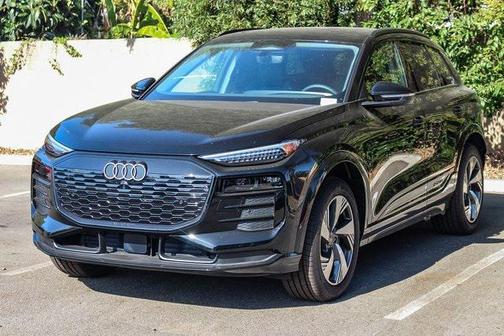2025 Audi Q6 e-tron Premium Plus quattro