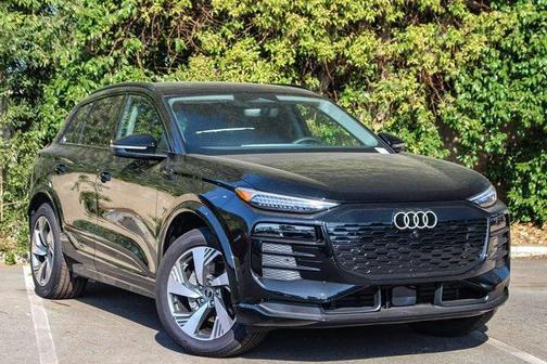 2025 Audi Q6 e-tron Premium Plus quattro