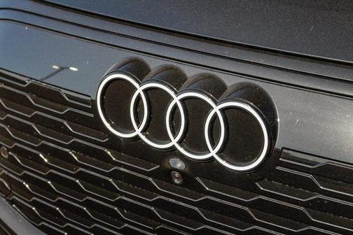 2025 Audi Q6 e-tron Premium Plus quattro