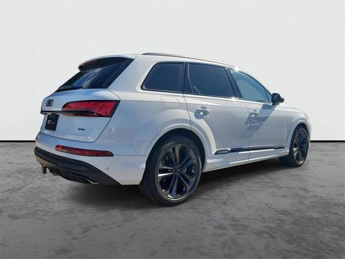 2026 Audi Q7 55 Premium Plus