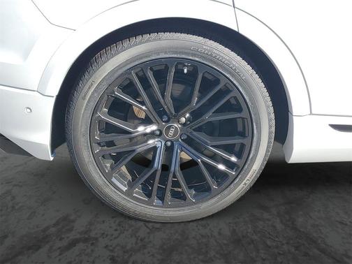 2026 Audi SQ8 4.0T Prestige