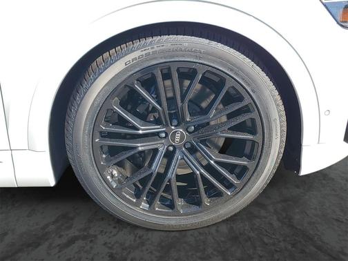 2026 Audi SQ8 4.0T Prestige