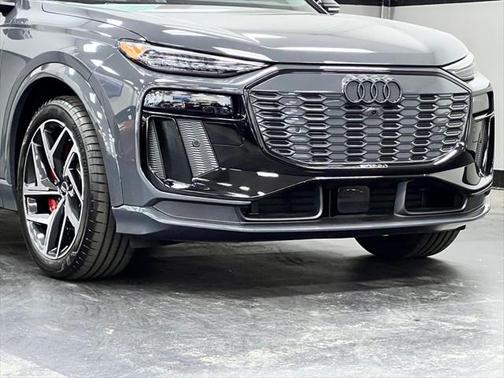 2025 Audi SQ6 e-tron Prestige quattro