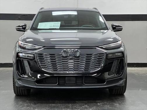 2025 Audi SQ6 e-tron Prestige quattro