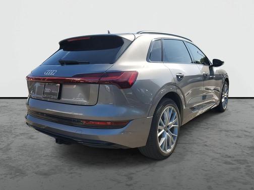 2021 Audi e-tron Prestige