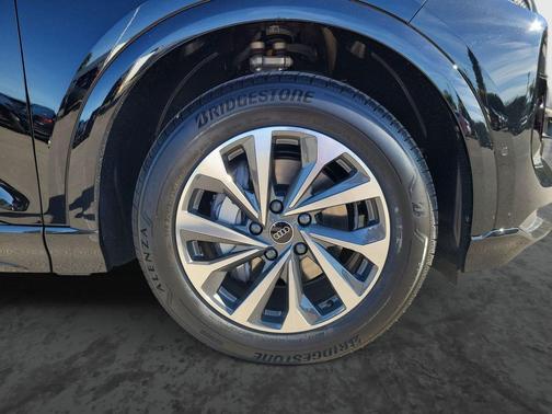 2025 Audi Q6 e-tron Premium Plus quattro