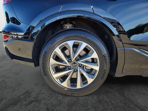 2025 Audi Q6 e-tron Premium Plus quattro