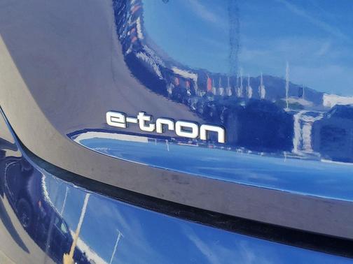 2021 Audi e-tron Premium