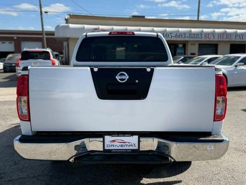 Glacier White 2018 Nissan Frontier S
