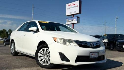 White 2014 Toyota Camry LE