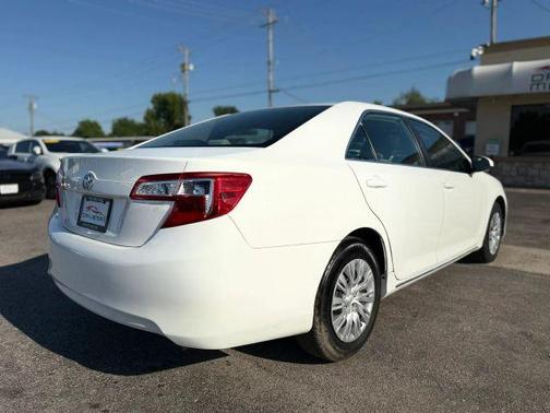 White 2014 Toyota Camry LE