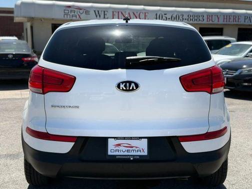 White 2014 Kia Sportage LX