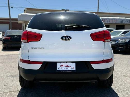 White 2014 Kia Sportage LX