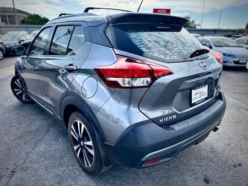 2018 Nissan Kicks SR