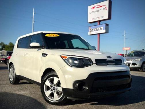 White 2019 Kia Soul Base