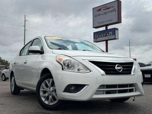 Cloud White 2019 Nissan Versa 1.6 SV