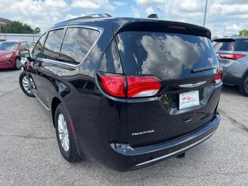 2019 Chrysler Pacifica Touring-L