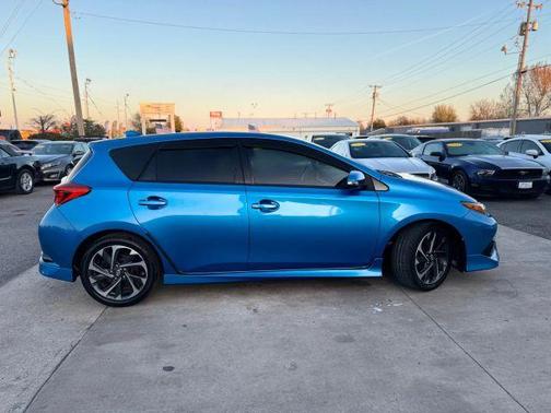 2016 Scion iM Base