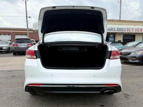 White 2018 Kia Optima LX