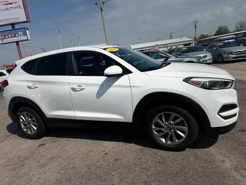 2018 Hyundai TUCSON SE