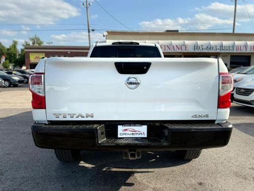 Glacier White 2019 Nissan Titan S