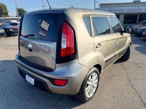 2013 Kia Soul Base