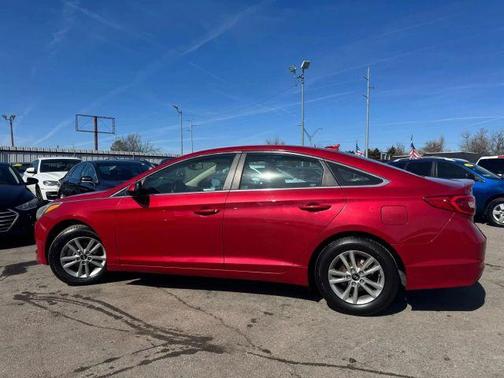 2017 Hyundai SONATA SE